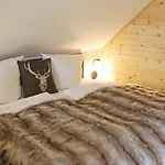Bergbutzen Mit Balkon *