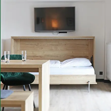 Bergbutzen Mit Balkon 布劳恩拉格