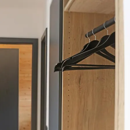 Bergbutzen Mit Balkon