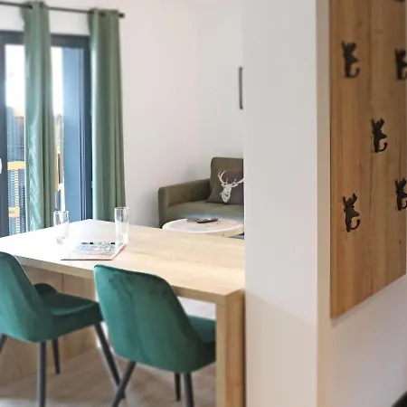 Bergbutzen Mit Balkon *