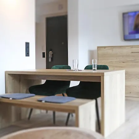 Bergbutzen Mit Balkon