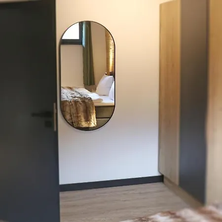 Bergbutzen Mit Balkon 公寓