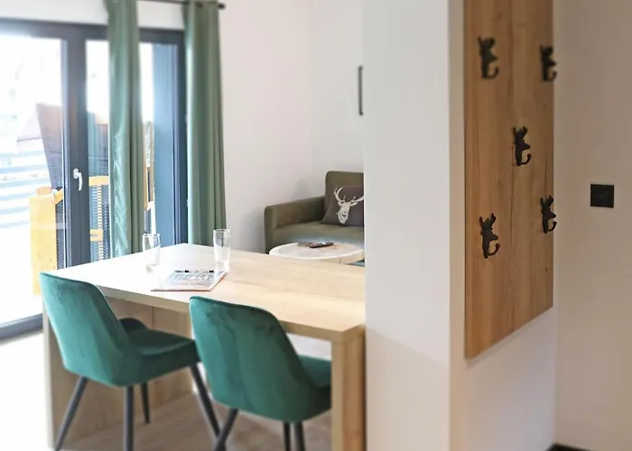 Bergbutzen Mit Balkon *