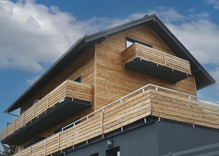 Bergbutzen Mit Balkon